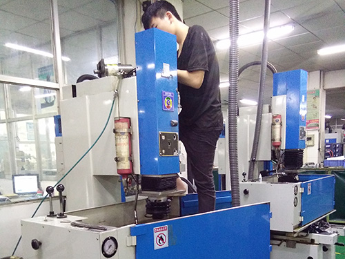 东莞新烽火花机维修