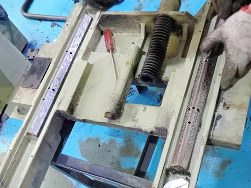 惠州市博罗湖镇台湾宇青614S磨床维修