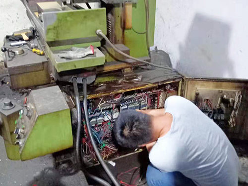 东莞清溪福裕磨床FSG一2A818维修