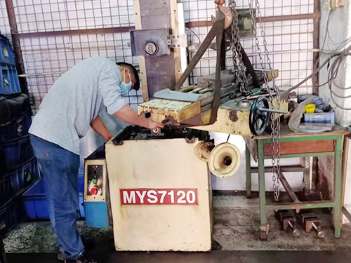 东莞黄江云南三龙机械MYS7120磨床维修