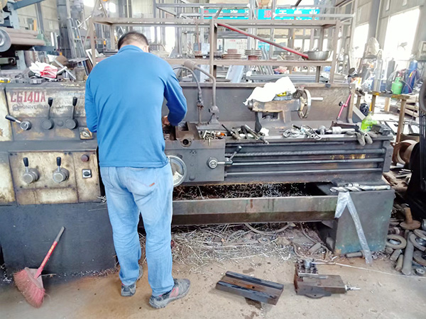 东莞市横沥镇南海机床厂C6140A车床维修