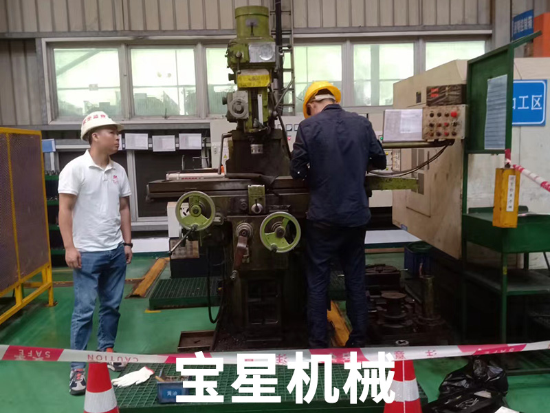 广州市黄埔区振英工业股份有限公司CY－6300铣床维修