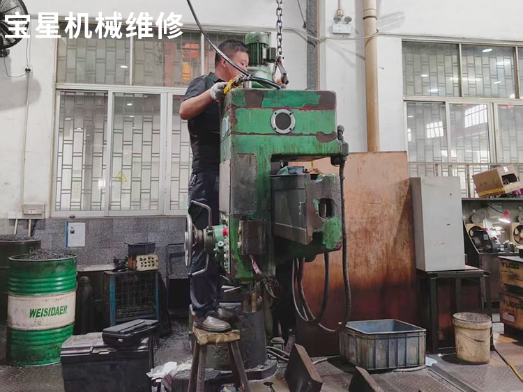 东莞市石排镇Z3050X161摇臂钻床维修